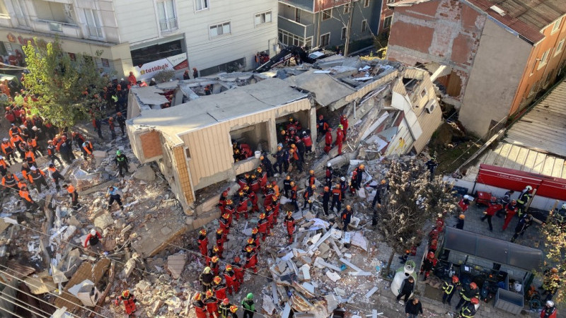 Gebze'de 6 Katlı Bina Çöktü!