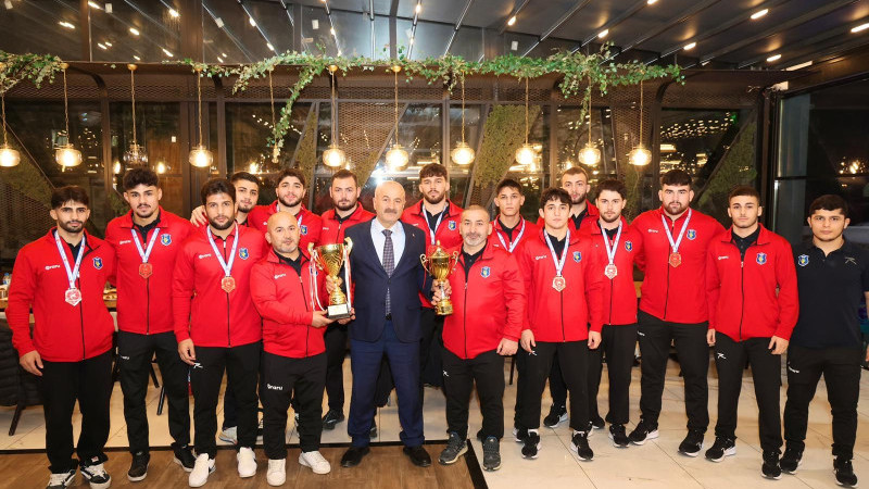 Başkan Büyükgöz Şampiyon Güreşçileri Ağırladı